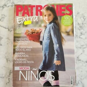 Patrones Extra Magazine - Moda Niños Edition #66 February 2019‎ with Patterns